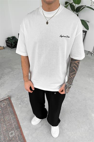 Beyaz Loyal Patch Atlı Detay Oversize Tişört