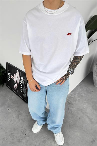 Beyaz Nakış Detay Oversize Tişört