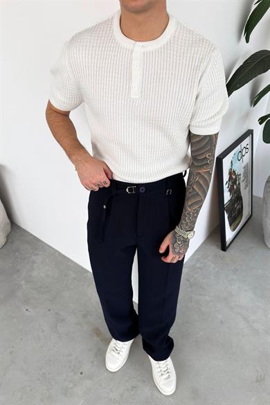 Beyaz Örme Desenli Düğmeli Yaka Relaxed Tişört