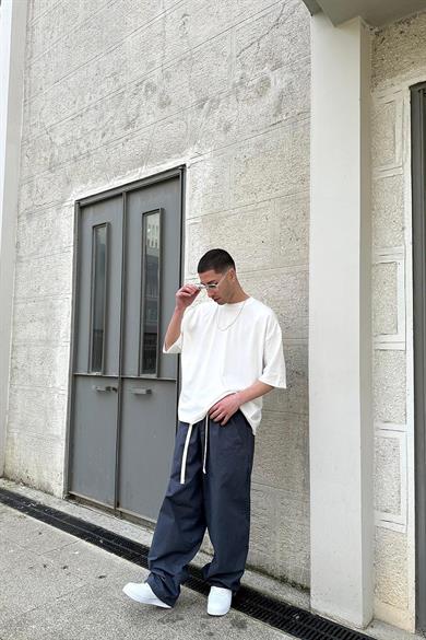 Beyaz Out Nakış Detay OUTPLENTY PREMİUM Oversize Tişört