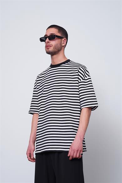 Beyaz Siyah Şeritli 17 PM Oversize Tişört