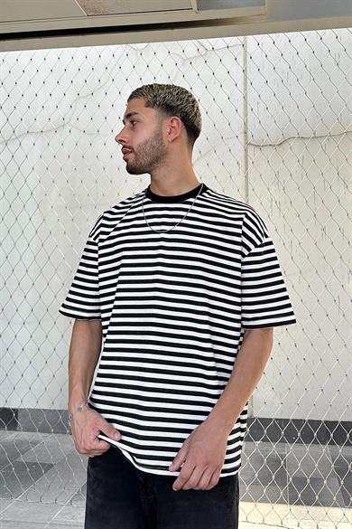 Beyaz Siyah Şeritli 17 PM Oversize Tişört