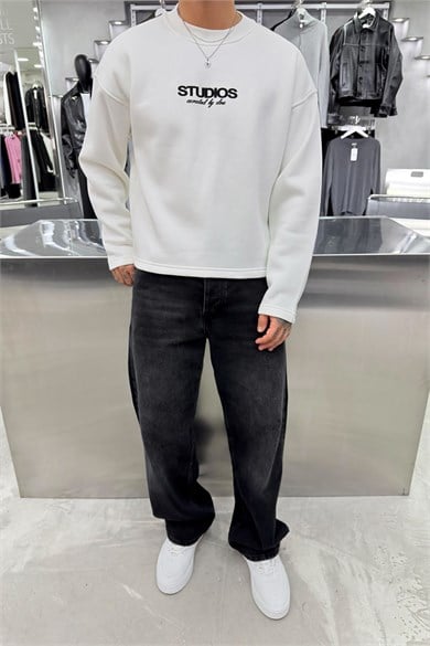 Beyaz Studios Baskılı Boxy Fit Sweatshirt