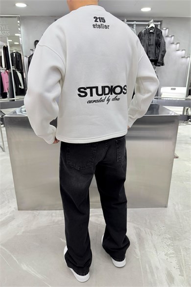 Beyaz Studios Baskılı Boxy Fit Sweatshirt