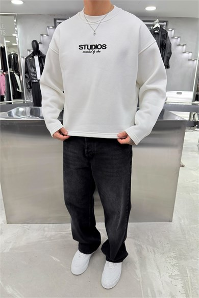 Beyaz Studios Baskılı Boxy Fit Sweatshirt
