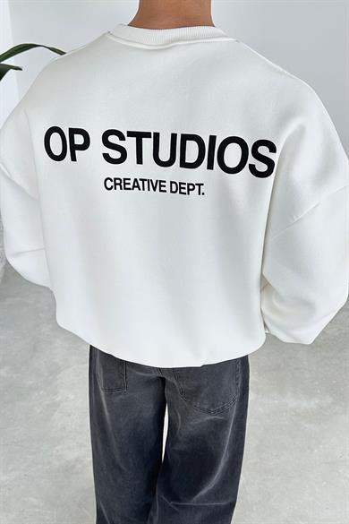 Beyaz Studios Creative Oversize Sweat