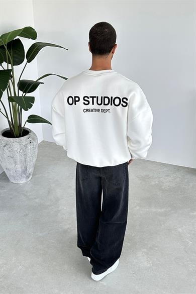 Beyaz Studios Creative Oversize Sweat