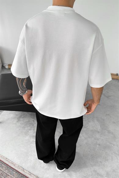 Beyaz Yonca Nakış Oversize Tişört