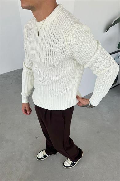 Ekru Bisiklet Yaka Oversize Örgü Kazak