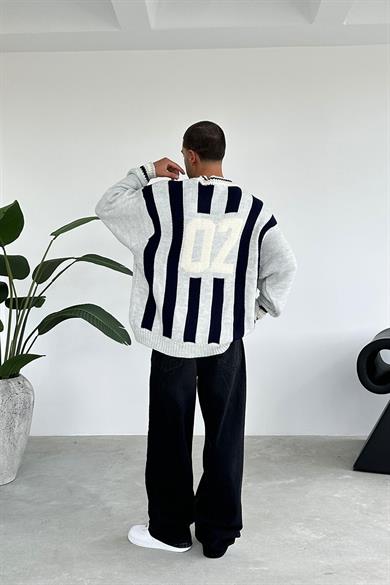 Gri Forma Desenli Triko Oversize Kazak