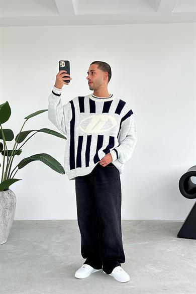 Gri Forma Desenli Triko Oversize Kazak