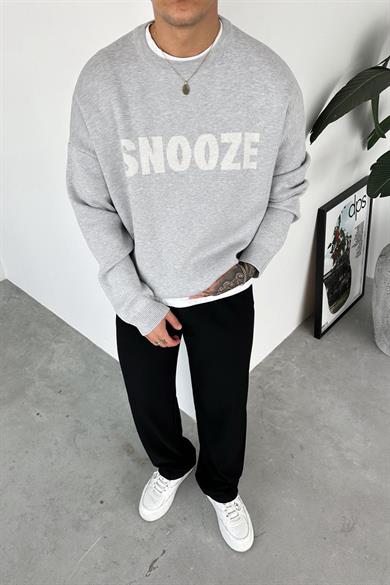 Gri Snooze Baskılı Triko Kazak
