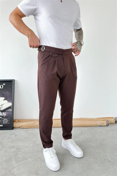 Kahverengi Kemer Detaylı Regular Fit Kumaş Pantolon