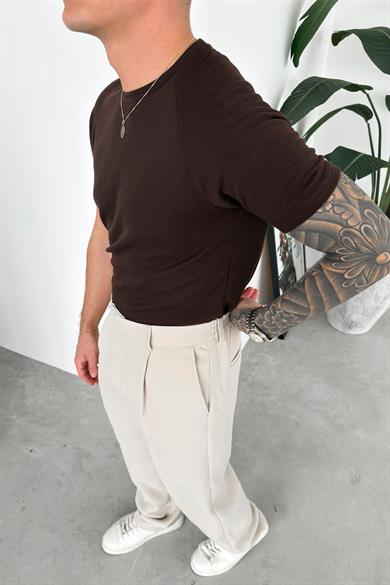 Kahverengi Parça Dokulu Triko Tişört