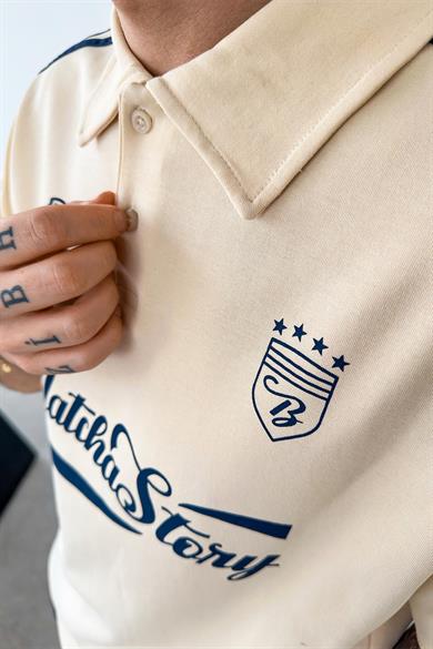 Krem Old Money MatchaStory Baskılı Oversize Polo Yaka Tişört