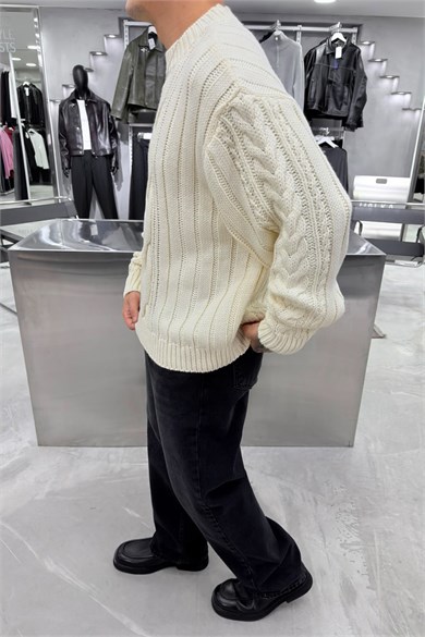 Krem Örgü Desen Oversize Triko Kazak