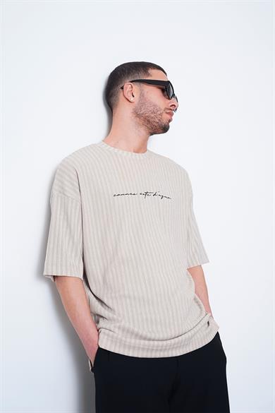 Krem Şeritli Dokulu Minimal Yazılı F7 MH Oversize Tişört