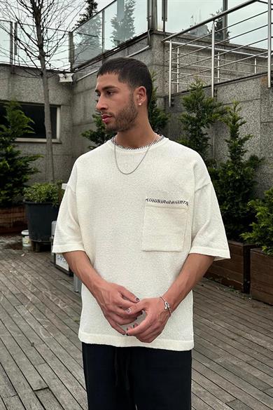 Krem Yaka Detaylı Önü Cepli GO Triko Oversize Tişört