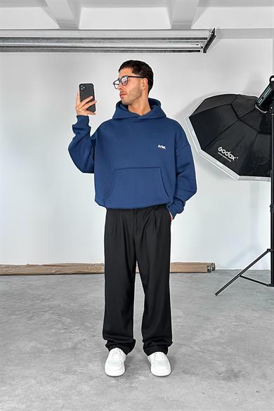 Lacivert Creates Artist Oversize Sweatshirt