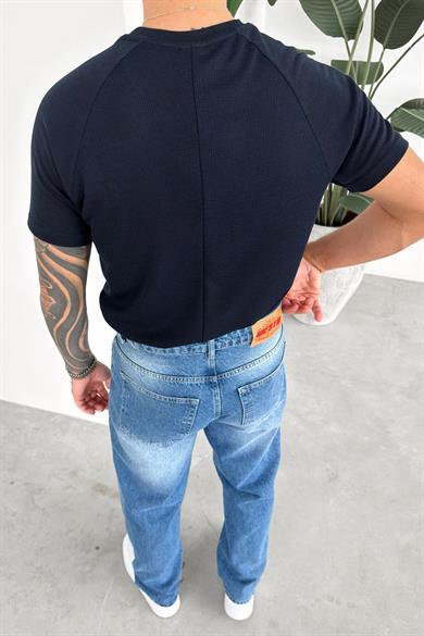 Lacivert Parça Dokulu Triko Tişört