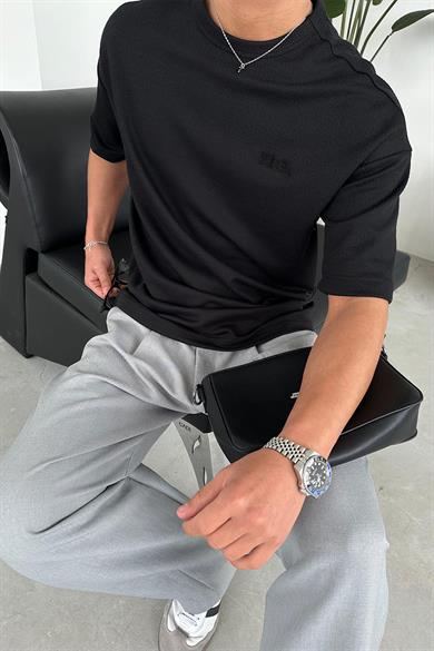 Siyah Dokulu Me Nakış Relaxed Tişört