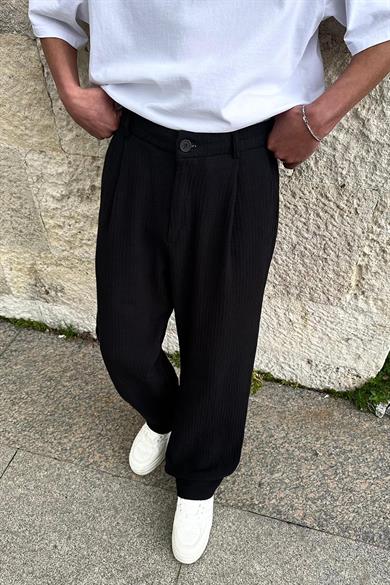Siyah Dokulu Pile Detaylı 42 GO Baggy Pantolon