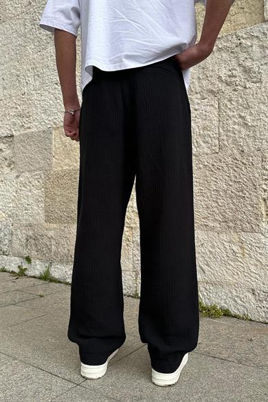 Siyah Dokulu Pile Detaylı 42 GO Baggy Pantolon