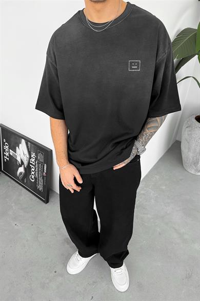 Siyah İşleme Detaylı Batik Yıkama Oversize Tişört