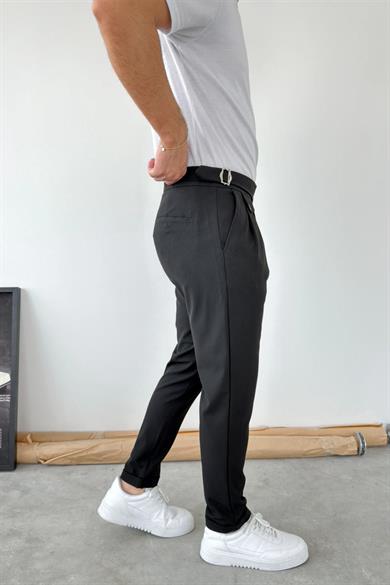 Siyah Kemer Detaylı Regular Fit Kumaş Pantolon