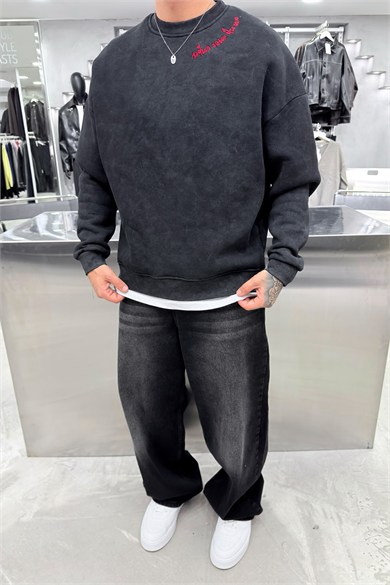 Siyah Nakış Detaylı Yıkamalı Sweatshirt