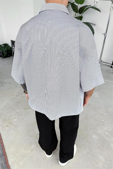 Siyah Ön Cep Detay Çizgili Oversize Gömlek
