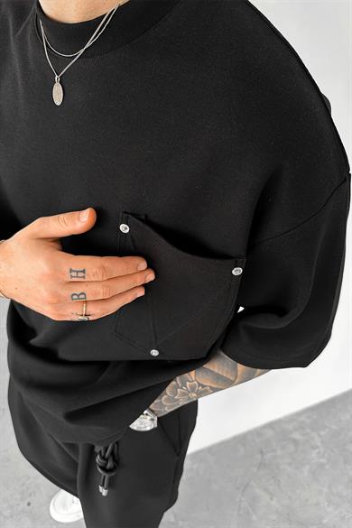 Siyah Ön Cep Detay Oversize Tişört