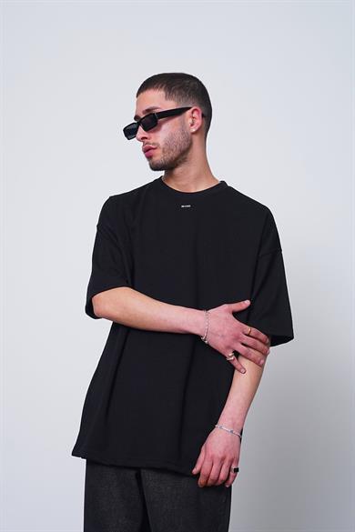 Siyah Siyah Dokulu Beyond MH Oversize Tişört