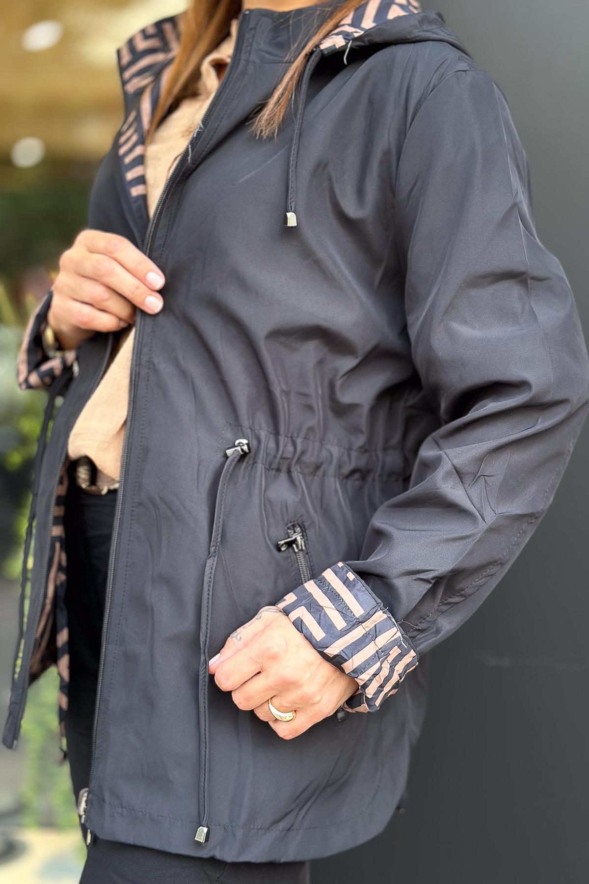 Çift Taraflı Kullanılan Çizgi Desenli Trenç Siyah Renk