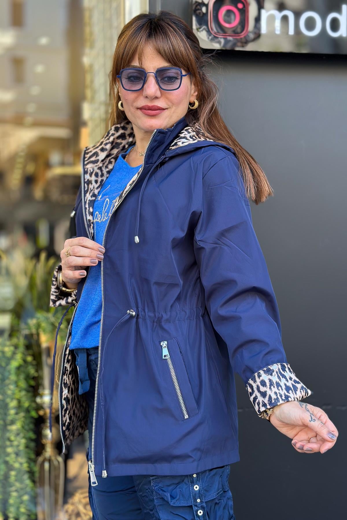 Çift Taraflı Kullanılan Leopar Desenli Trenç Lacivert Renk