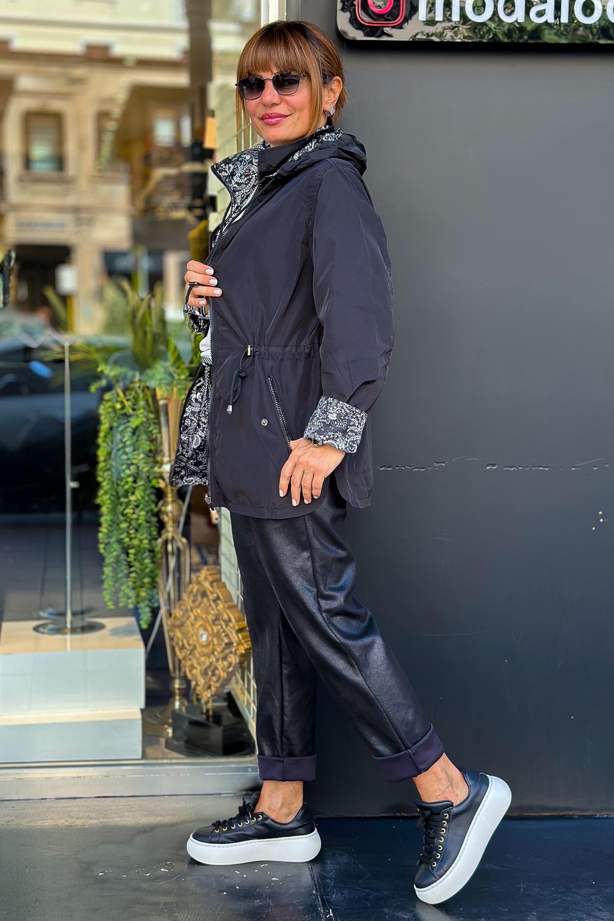 Çift Taraflı Kullanılan Şal Desenli Trenç Siyah Renk