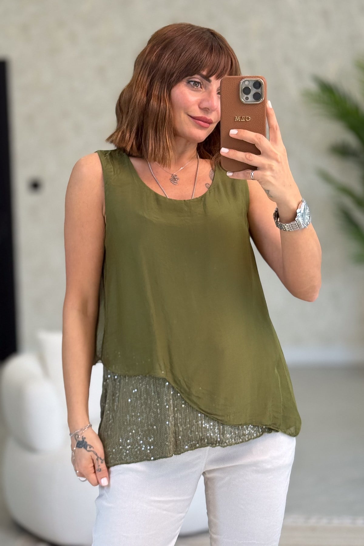 Etek Ucu Pullu Kolsuz İpek Bluz Fıstık Yeşil Renk