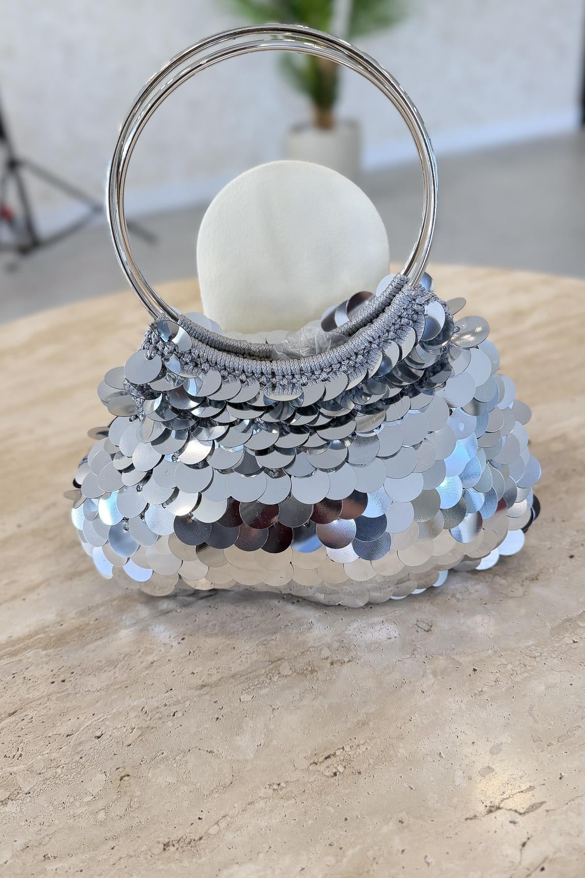 Halka Metalli Pullu Çanta Gümüş Renk