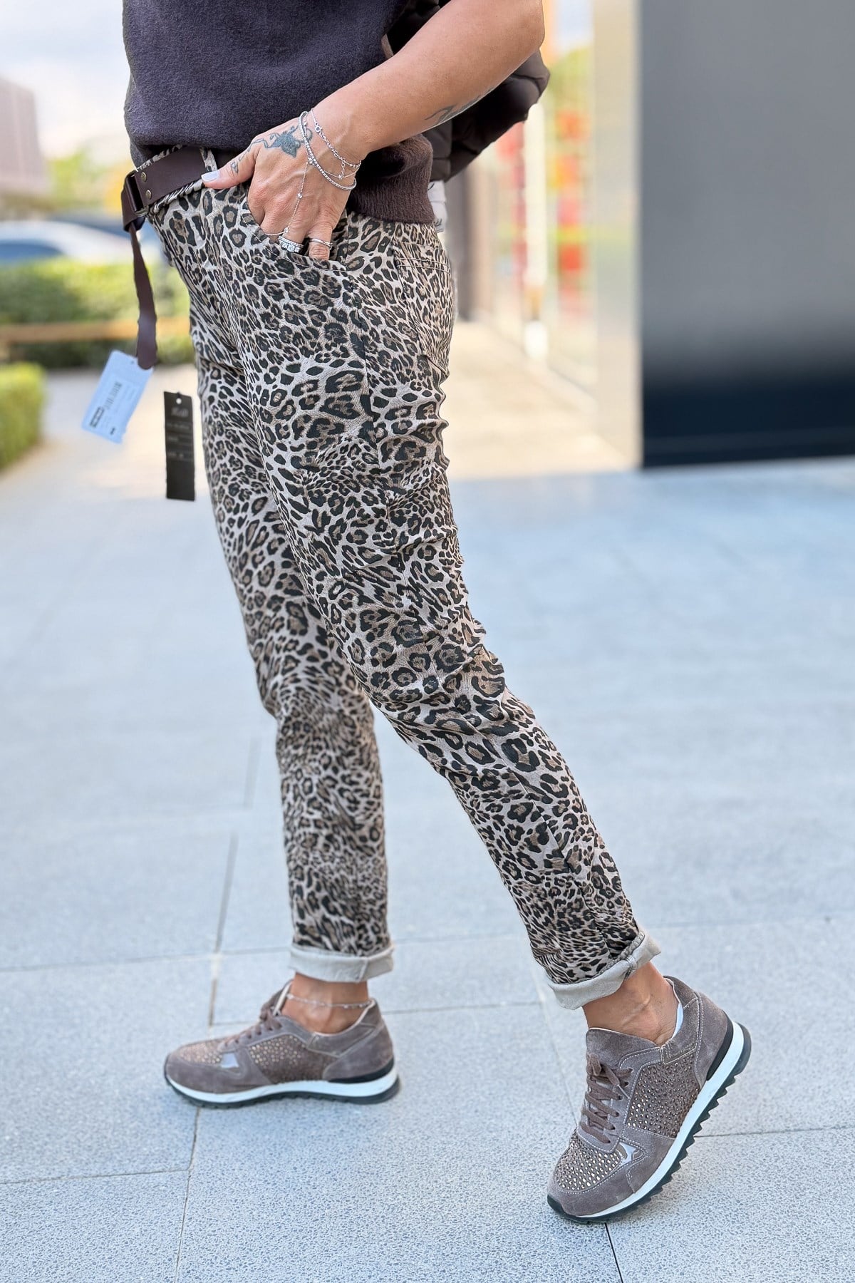 Leopar Desen Kemerli Likralı Pantolon Bej Renk