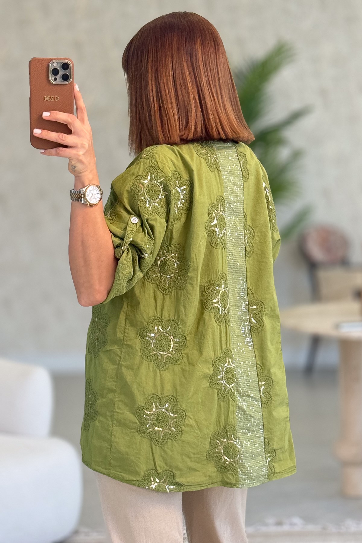 Pullu Çiçek Desenli Gömlek Fıstık Yeşil Renk