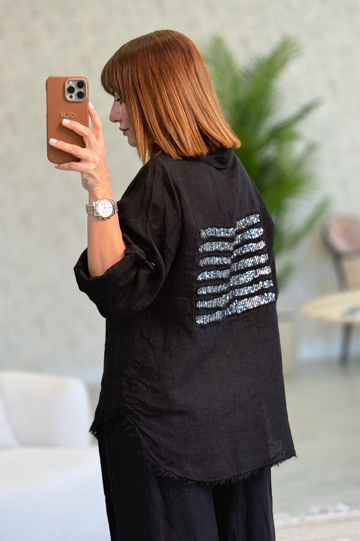 Sırtı Şerit Pullu Çift Cep Görünümlü Keten Gömlek Siyah Renk