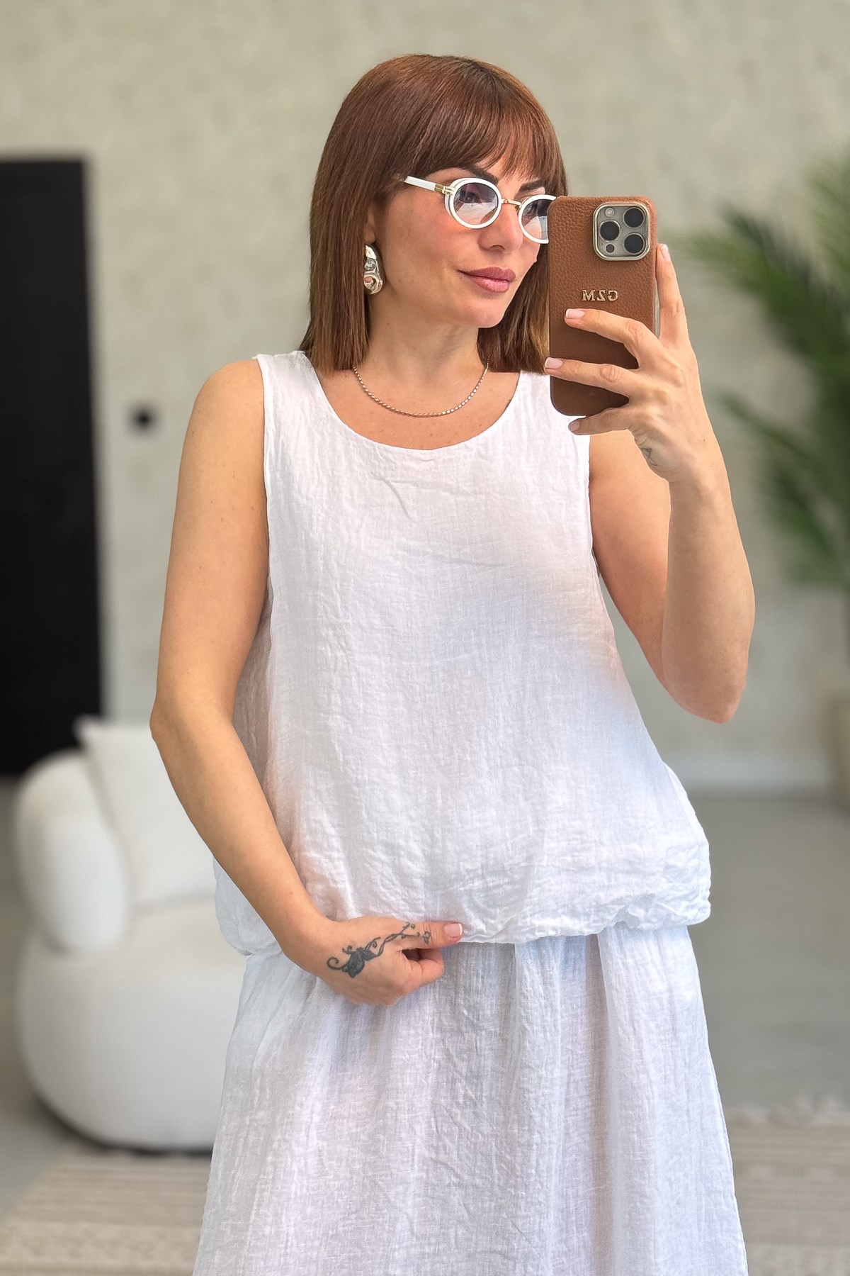 Üstü Kolsuz Altı Etekli Keten Alt Üst Takım Beyaz Renk