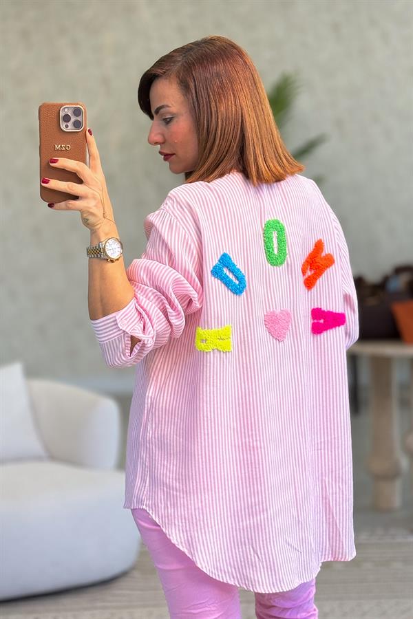 Amour Kabartma Yazılı İnce Çizgili Gömlek Pembe Renk