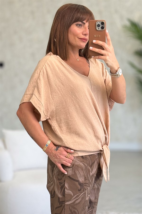 Arkası Motifli  Etek Ucu Bağlamalı Viskon Bluz Camel Renk