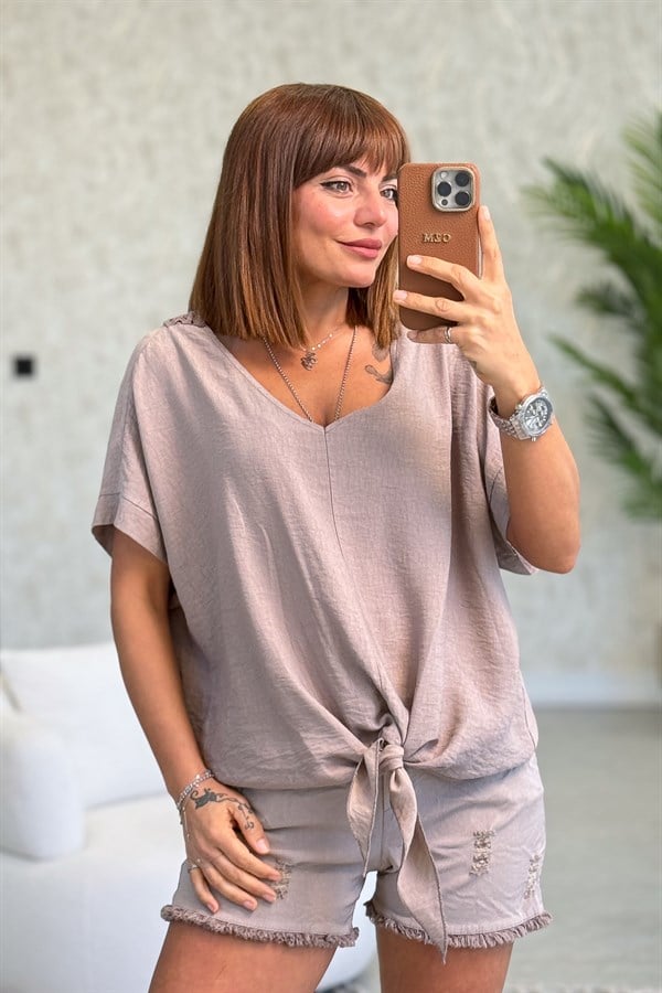 Arkası Motifli  Etek Ucu Bağlamalı Viskon Bluz Vizon Renk