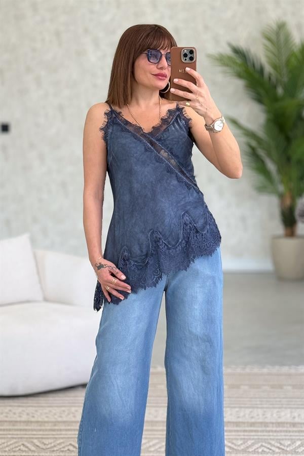 Asimetrik Kesim Dantelli Saten Badi İndigo Renk