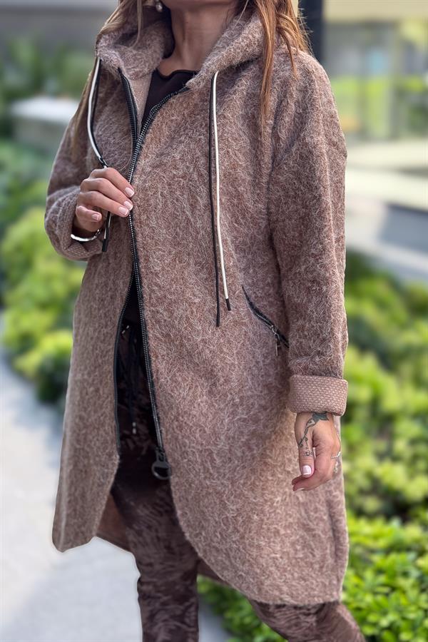 Asimetrik Kesim Fermuarlı Kapüşonlu Keçe Kaban Camel Renk