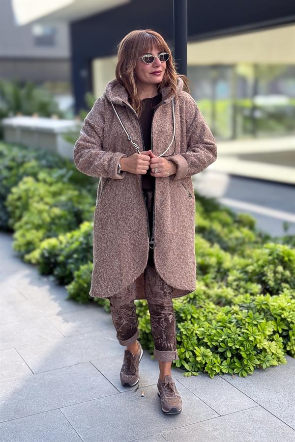 Asimetrik Kesim Fermuarlı Kapüşonlu Keçe Kaban Camel Renk