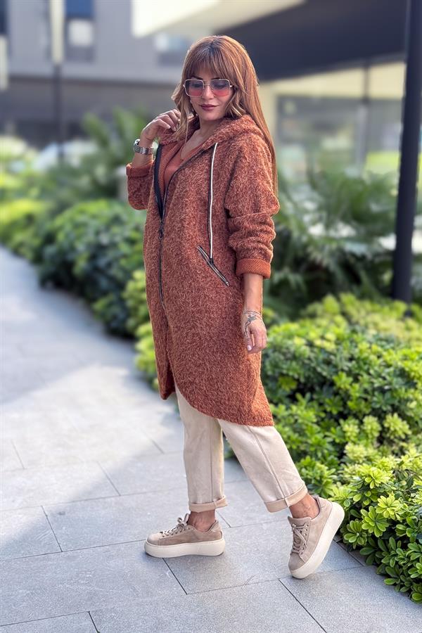 Asimetrik Kesim Fermuarlı Kapüşonlu Keçe Kaban Tarçın Renk