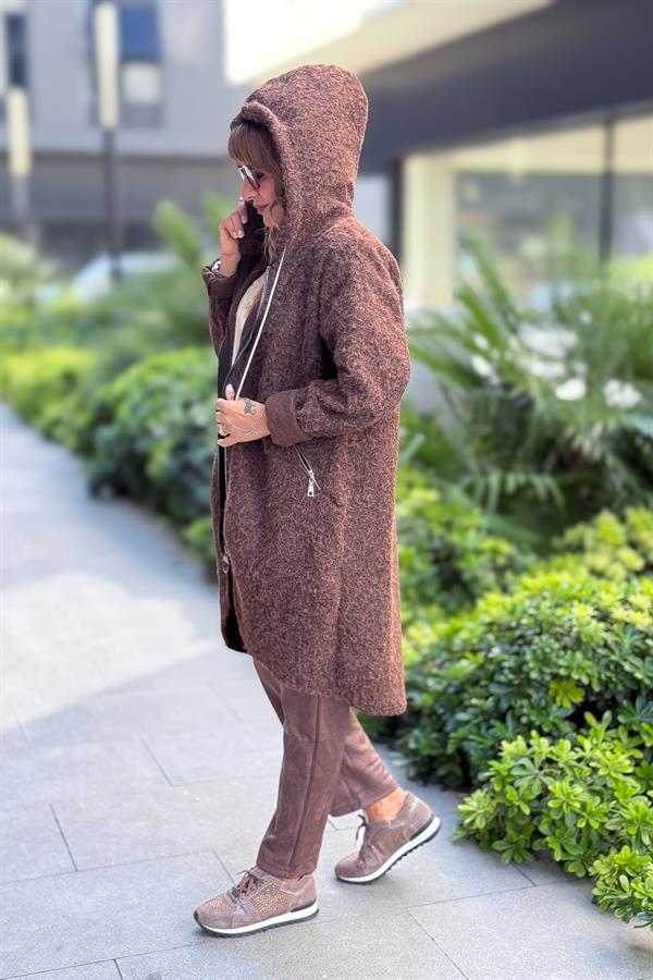 Asimetrik Kesim Fermuarlı Kapüşonlu Keçe Kaban Kahverengi Renk